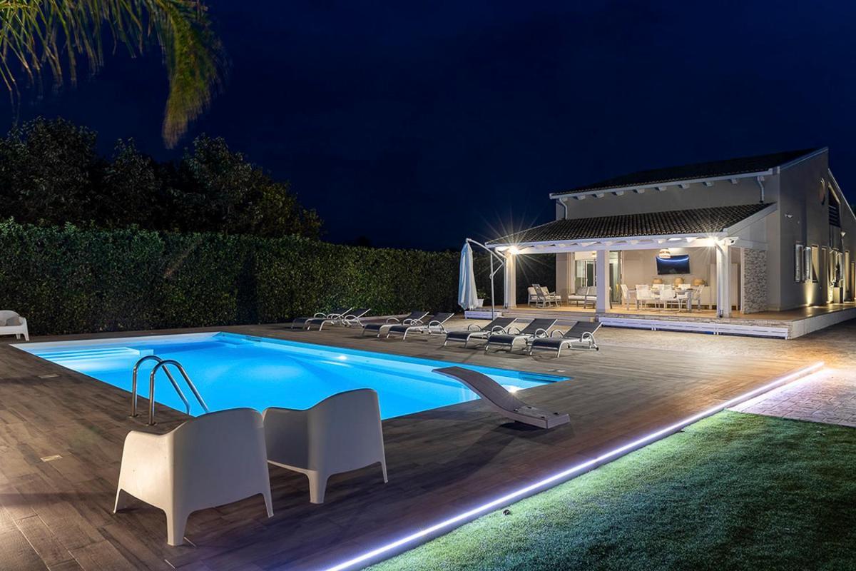 Villa Gemma Mare E Piscina Riscaldata Santa Maria Del Focallo Exterior photo